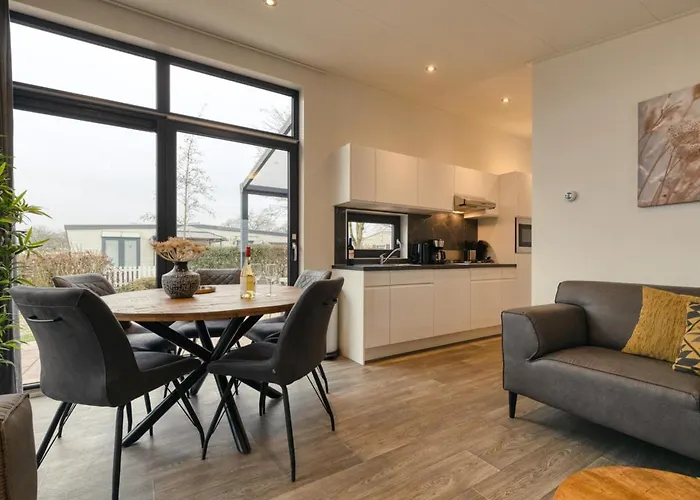 Recreatiepark Jachthaven De Veerstal Lathum - Luxe Chalet