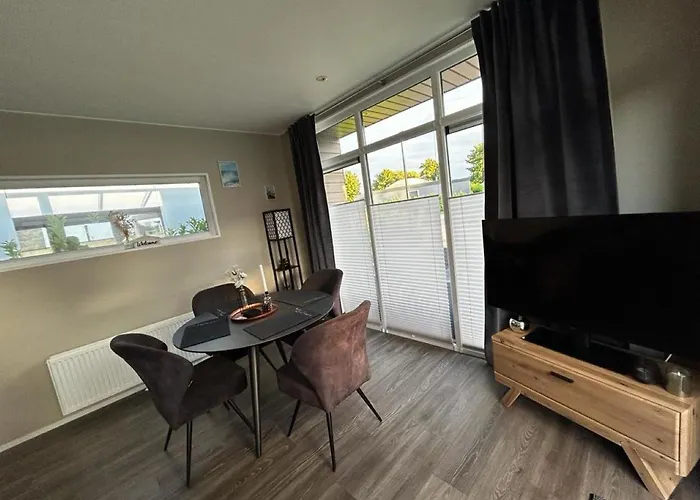 Ferienhaus / Chalet / Bungalow Am See, Holland, Niederlande, Lathum